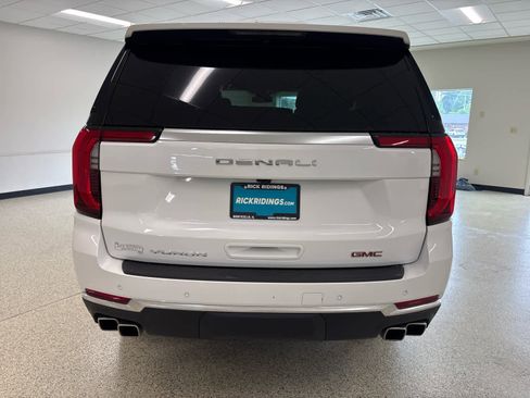 Used 2026 GMC Yukon Denali w/ Sun & Power Step Package AWD/4WD image 6