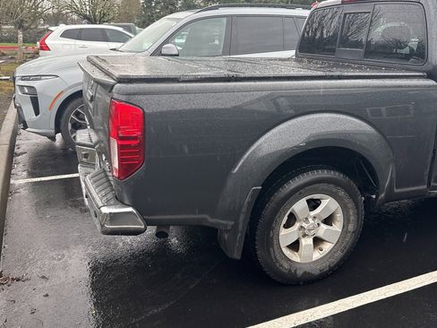 Used 2013 Nissan Frontier SV image 14