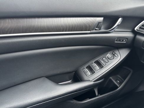 Used 2018 Honda Accord EX-L image 31