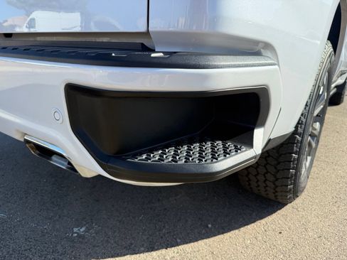 Used 2023 Chevrolet Silverado 1500 High Country w/ Technology Package AWD/4WD image 8