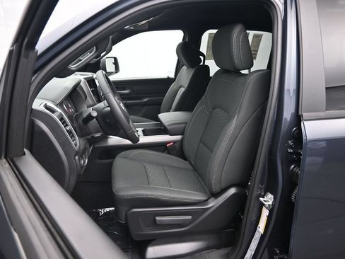 New 2026 RAM 1500 Express AWD/4WD image 17