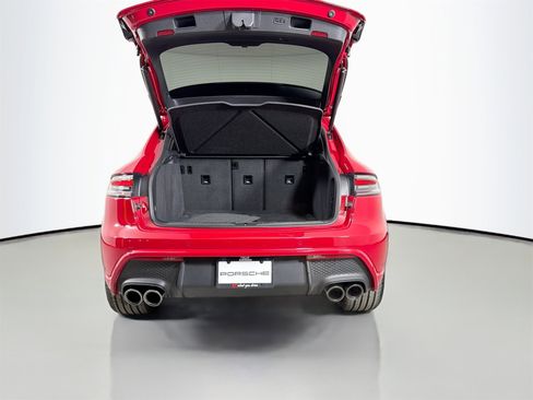 Certified 2023 Porsche Macan image 36