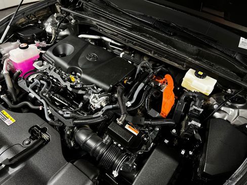 Certified 2023 Toyota Crown Limited image 11