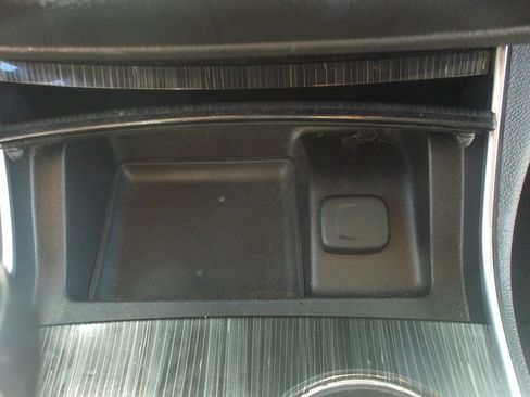 Used 2017 Chevrolet Impala LT FWD image 25