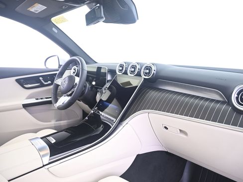 Used 2026 Mercedes-Benz GLC 300 4MATIC image 22
