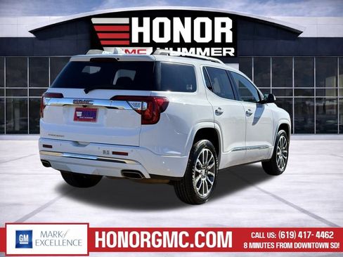 Used 2023 GMC Acadia Denali image 3