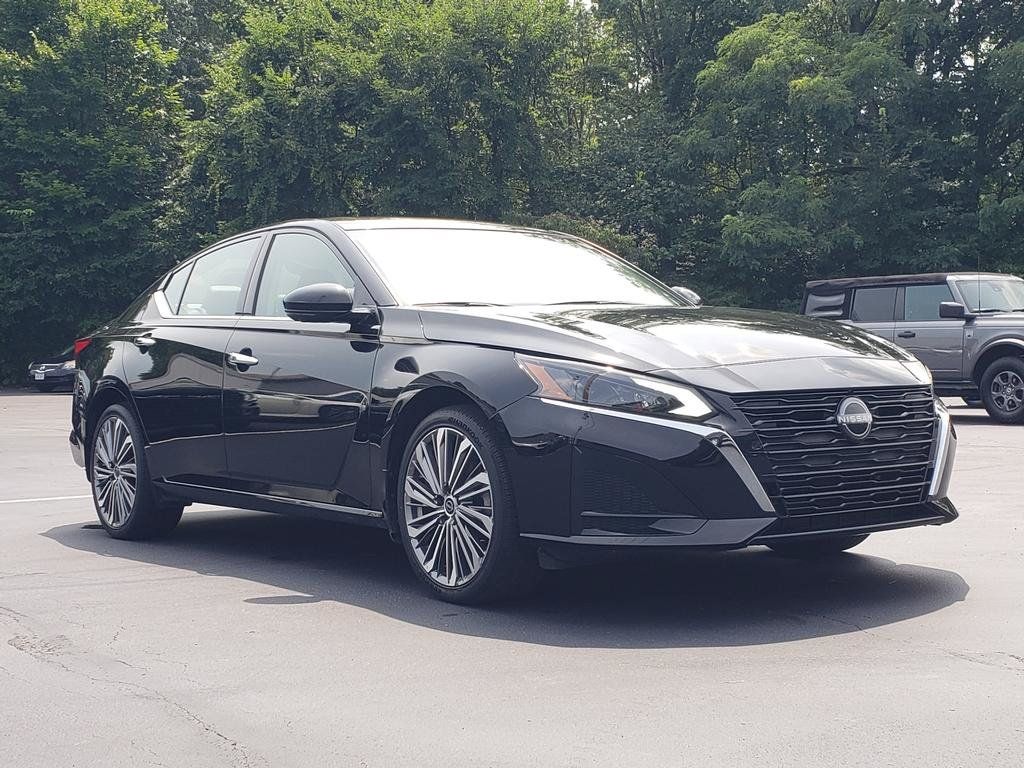 Used 2024 Nissan Altima 2.5 SL AWD/4WD image 3