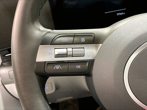 Used 2025 Hyundai Kona SEL AWD/4WD image 15