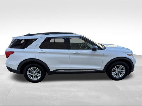 Used 2020 Ford Explorer XLT w/ Comfort Package AWD/4WD image 4
