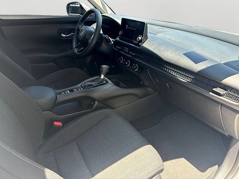 Used 2025 Honda HR-V LX image 7