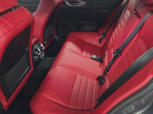 Used 2024 Alfa Romeo Giulia Veloce image 38