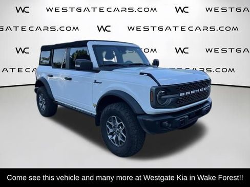 Used 2023 Ford Bronco Badlands image 2