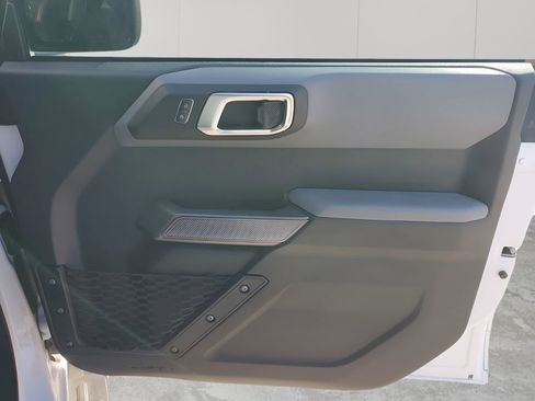 Used 2022 Ford Bronco Black Diamond image 13