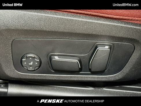 Used 2024 BMW 330i Sedan w/ M Sport Package RWD image 11