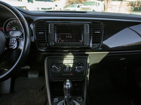 Used 2018 Volkswagen Beetle 2.0T S image 14