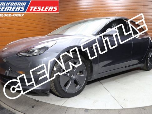 Used 2023 Tesla Model 3 Standard Range image 1