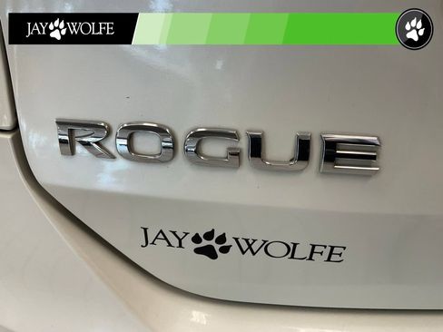 Used 2016 Nissan Rogue SL w/ SL Premium Package AWD/4WD image 22
