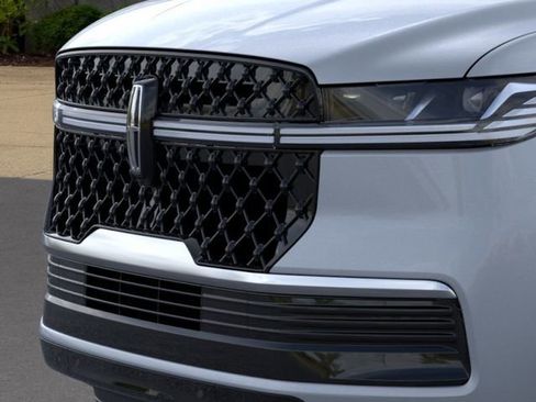 New 2025 Lincoln Navigator L Reserve w/ Jet Appearance Package AWD/4WD image 18