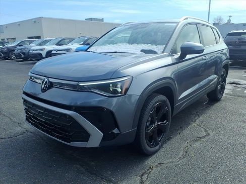 New 2026 Volkswagen Taos SEL image 4