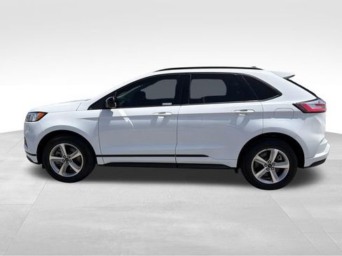 Used 2022 Ford Edge SE w/ Black Appearance Package AWD/4WD image 4