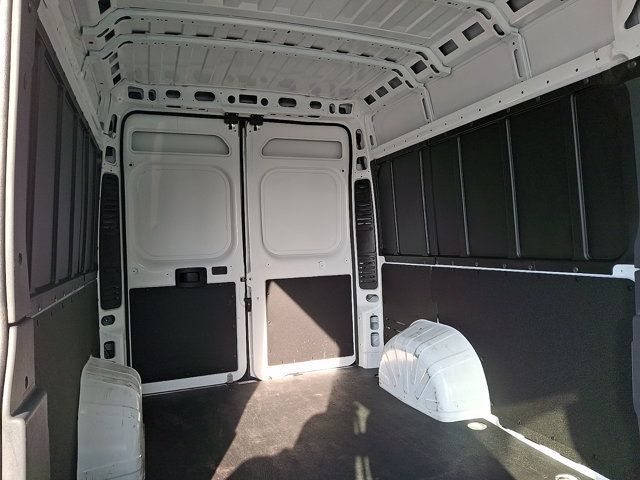 Used 2025 RAM ProMaster 2500 w/ Convenience Group FWD image 11