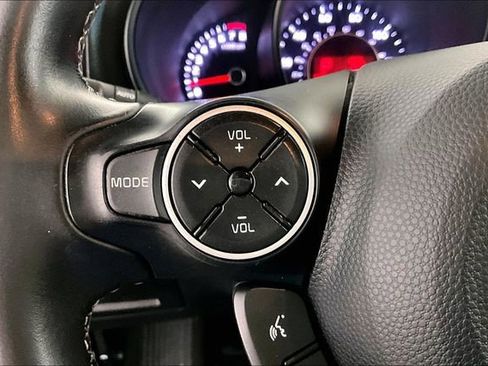 Used 2019 Kia Soul + FWD image 17