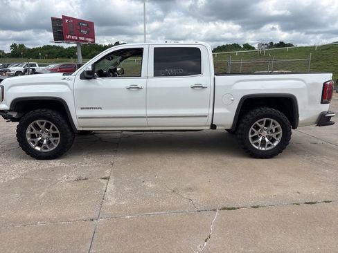Used 2018 GMC Sierra 1500 SLT w/ SLT Premium Package AWD/4WD image 2