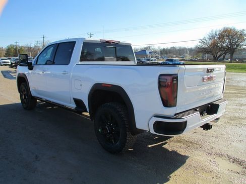 New 2026 GMC Sierra 2500 AT4 w/ AT4 Premium Plus Package image 8