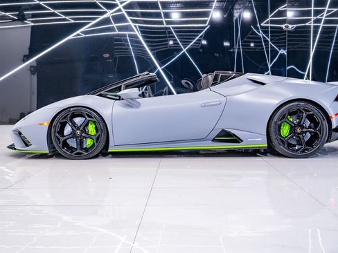 Used 2023 Lamborghini Huracan EVO RWD image 7