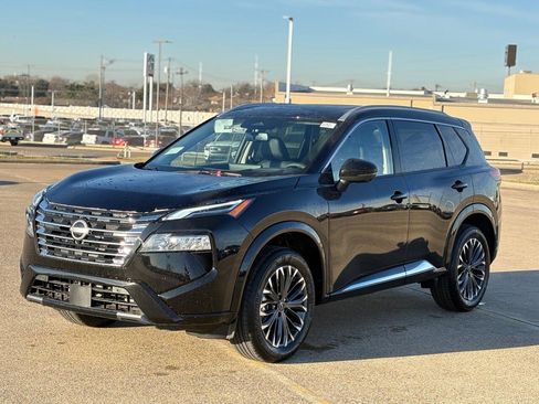 New 2026 Nissan Rogue Platinum image 6