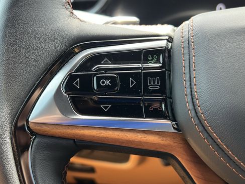Used 2023 Jeep Grand Cherokee Summit AWD/4WD image 19