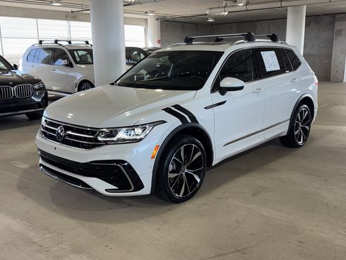 Used 2024 Volkswagen Tiguan SEL R-Line image 4