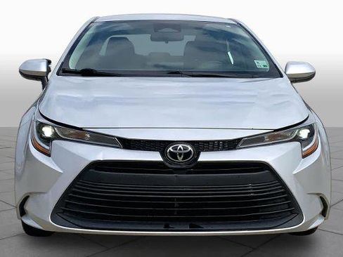 Used 2024 Toyota Corolla LE FWD image 4