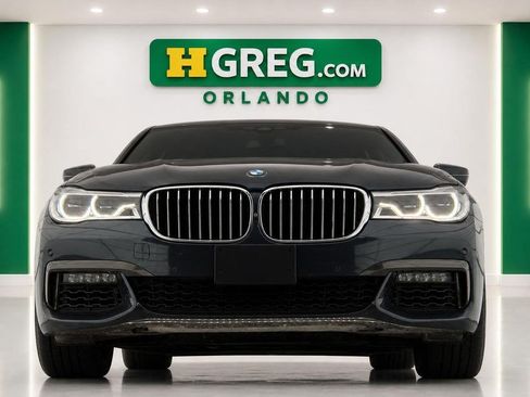 Used 2019 BMW 750i xDrive w/ M Sport Package AWD/4WD image 4