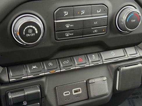 Used 2024 Chevrolet Silverado 1500 Custom Trail Boss w/ LPO, Dark Essentials Package image 27