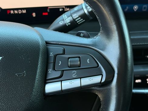 Used 2025 Cadillac XT4 Premium Luxury FWD image 18