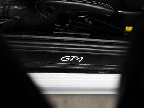 Used 2016 Porsche Cayman GT4 RWD image 10