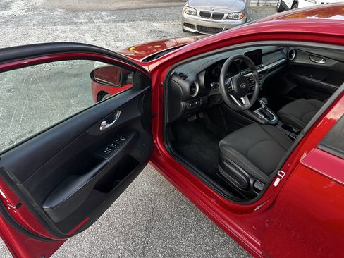 Used 2020 Kia Forte LXS image 11