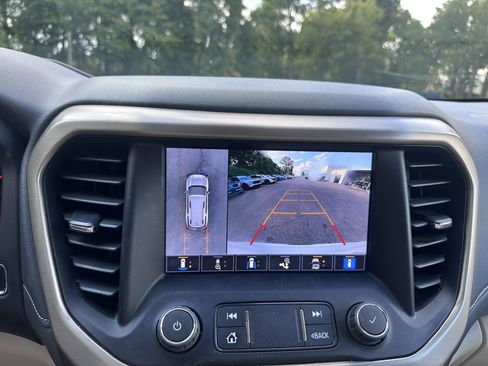 Used 2022 GMC Acadia Denali w/ Denali Ultimate Package FWD image 15