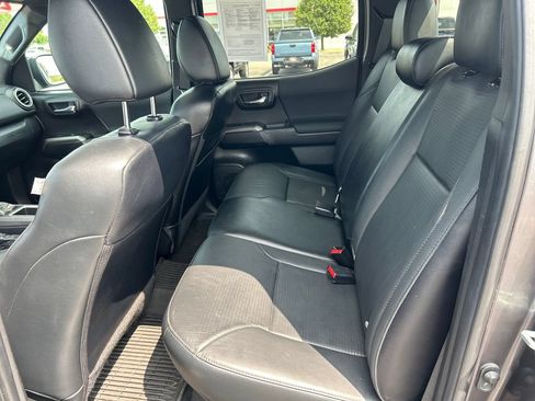 Certified 2022 Toyota Tacoma TRD Sport w/ TRD Premium Sport Package AWD/4WD image 26