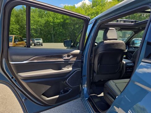 New 2026 Jeep Grand Cherokee L Limited AWD/4WD image 26