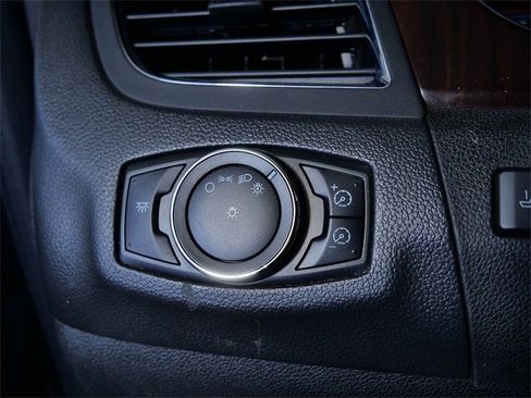 Used 2011 Ford Edge Limited image 24