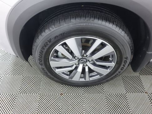 Used 2022 Nissan Pathfinder SL AWD/4WD image 36