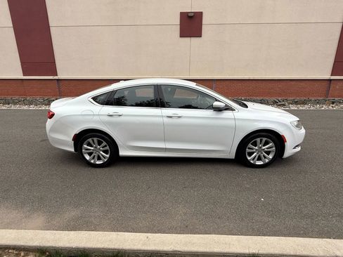 Used 2015 Chrysler 200 Limited w/ Convenience Group image 8