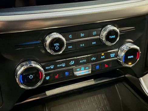Used 2022 Ford F150 Raptor w/ Equipment Group 801A High AWD/4WD image 18