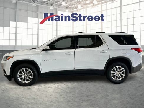 Used 2020 Chevrolet Traverse LT FWD image 2