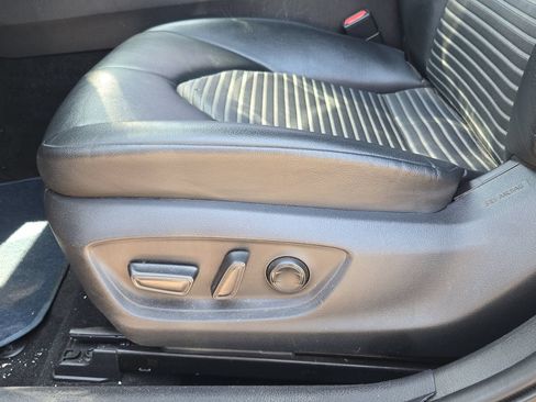 Used 2022 Toyota Camry SE FWD image 16