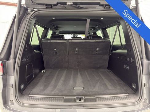 Used 2024 Jeep Wagoneer L Series II w/ Flexible Seating Group image 8