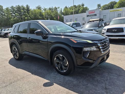 Used 2025 Nissan Rogue SV AWD/4WD image 8