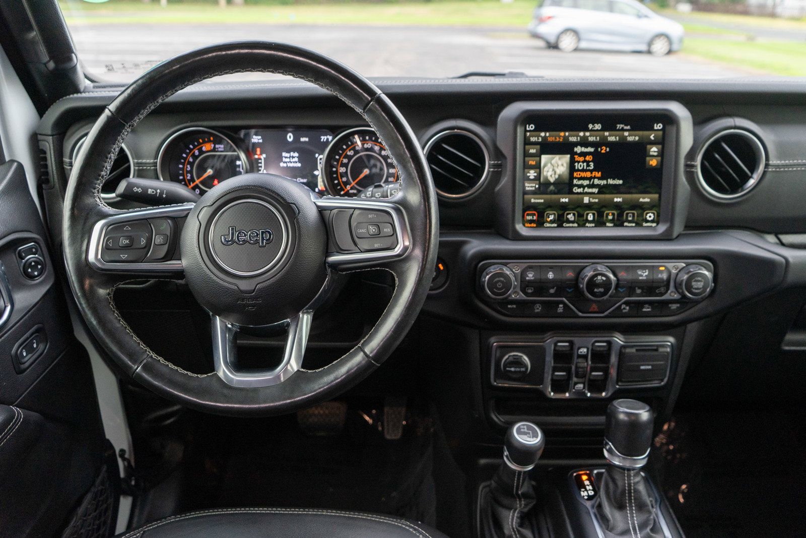Used 2023 Jeep Wrangler Unlimited Sahara w/ Safety Group AWD/4WD image 13
